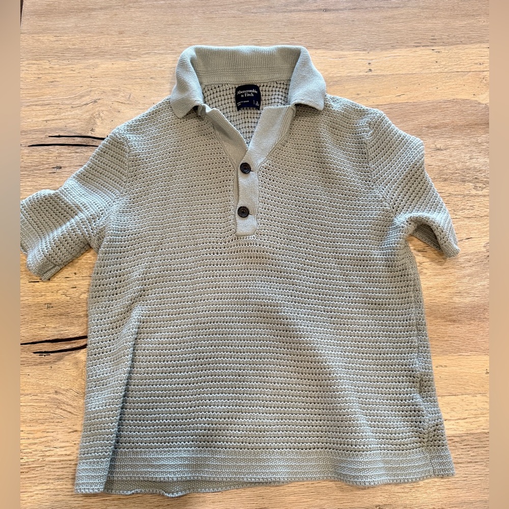 Abercrombie & Fitch 2 Button Camp Collar Sweater